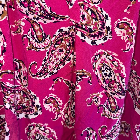 Crown & Ivy Pink Paisley 3/4 Sleeve Top size Small - Picture 6 of 7